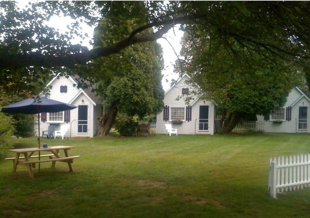 Hathaways Guest Cottages Чарлстаун Екстериор снимка
